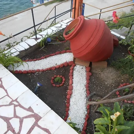 To Pithari Skála Marión