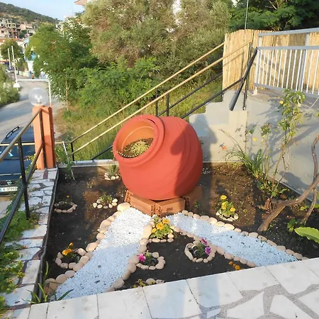 Apartmán To Pithari