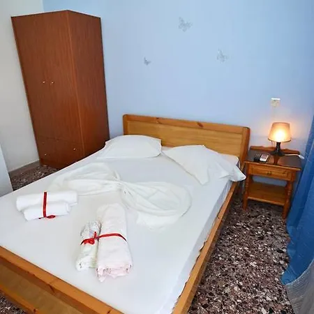 Апартамент To Pithari