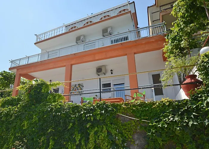 Apartment To Pithari *