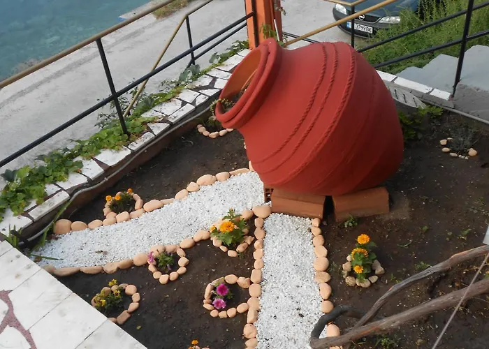 아파트 To Pithari