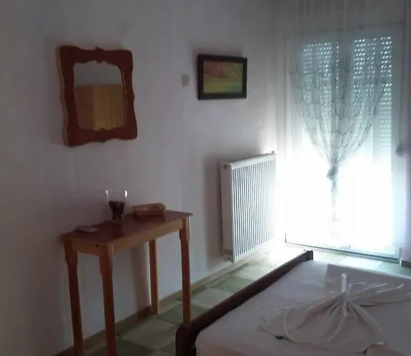 Apartment To Pithari *