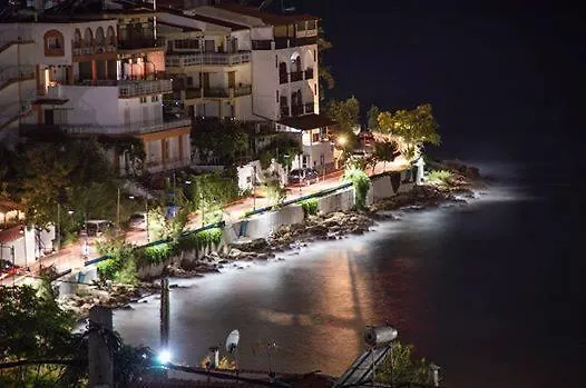 To Pithari * Skála Marión